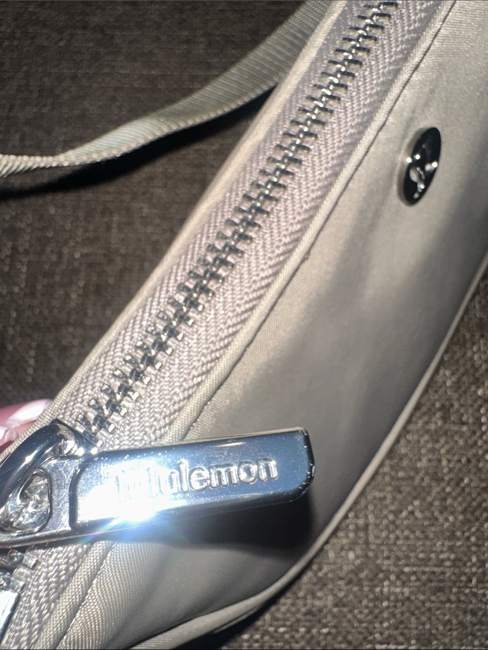 lululemon athletica Small Shoulder Bag in Light Gray - Picture 3 of 5